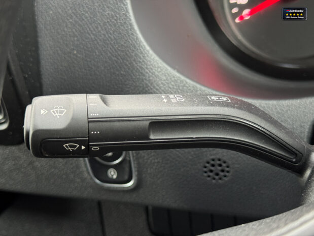 Mercedes-Benz Sprinter LWB L3H2 Medium Roof 315 Cdi Progressive Air Con Camera EURO 6 29