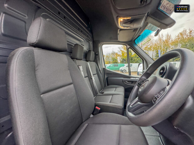 Mercedes-Benz Sprinter LWB L3H2 Medium Roof 315 Cdi Progressive Air Con Camera EURO 6 23