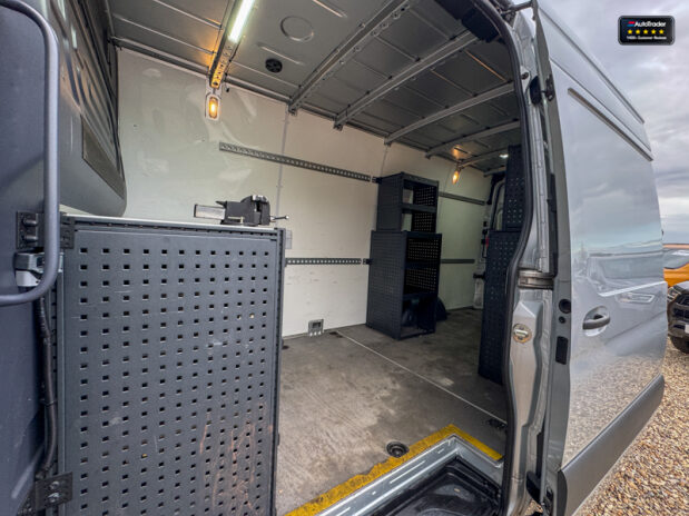 Mercedes-Benz Sprinter LWB L3H2 Medium Roof 315 Cdi Progressive Air Con Camera EURO 6 19