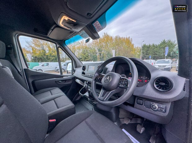Mercedes-Benz Sprinter LWB L3H2 Medium Roof 315 Cdi Progressive Air Con Camera EURO 6 24