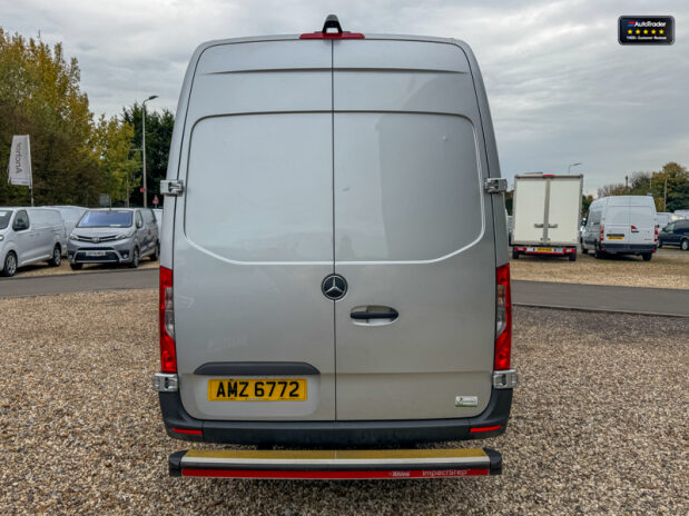 Mercedes-Benz Sprinter LWB L3H2 Medium Roof 315 Cdi Progressive Air Con Camera EURO 6 7