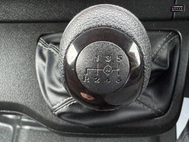 Mercedes-Benz Sprinter LWB L3H2 Medium Roof 315 Cdi Progressive Air Con Camera EURO 6 44