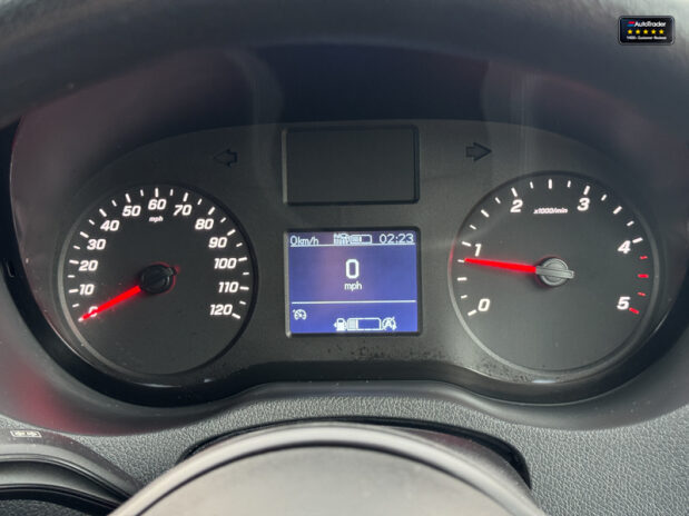 Mercedes-Benz Sprinter LWB L3H2 Medium Roof 315 Cdi Progressive Air Con Camera EURO 6 28