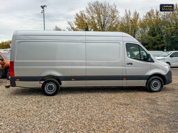 Mercedes-Benz Sprinter LWB L3H2 Medium Roof 315 Cdi Progressive Air Con Camera EURO 6 5