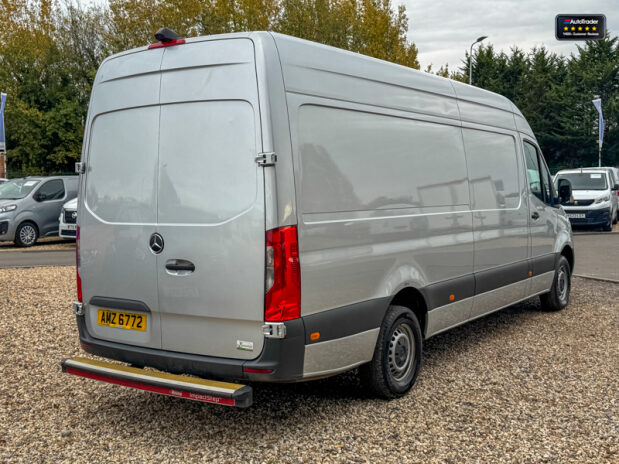 Mercedes-Benz Sprinter LWB L3H2 Medium Roof 315 Cdi Progressive Air Con Camera EURO 6 6