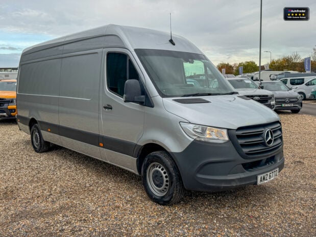 Mercedes-Benz Sprinter LWB L3H2 Medium Roof 315 Cdi Progressive Air Con Camera EURO 6 4