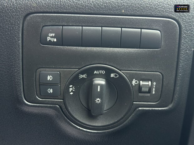 Mercedes-Benz Vito AUTO LWB L2H1 116 Premium Air Con Cam Nav Sensors EURO 6 22