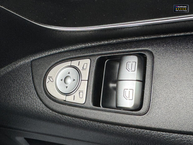 Mercedes-Benz Vito AUTO LWB L2H1 116 Premium Air Con Cam Nav Sensors EURO 6 24