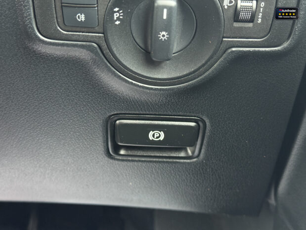 Mercedes-Benz Vito AUTO LWB L2H1 116 Premium Air Con Cam Nav Sensors EURO 6 23
