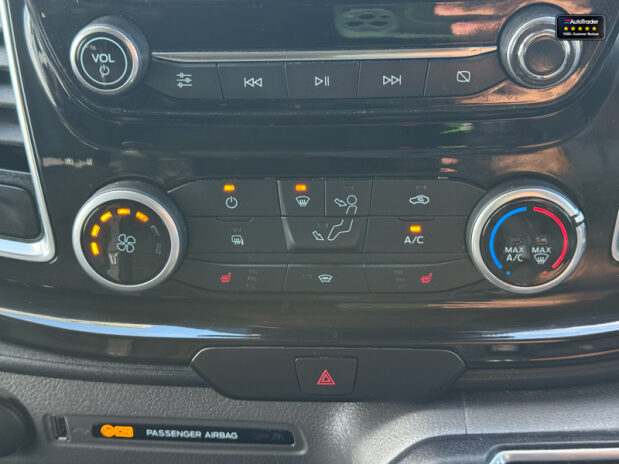 Ford Transit Custom AUTO Crew Cab SWB L1H1 320 Limited Air Con Camera 36