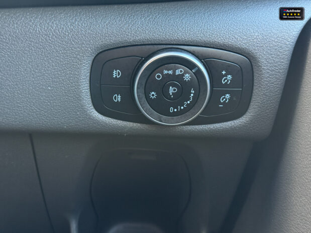 Ford Transit Custom AUTO Crew Cab SWB L1H1 320 Limited Air Con Camera 26