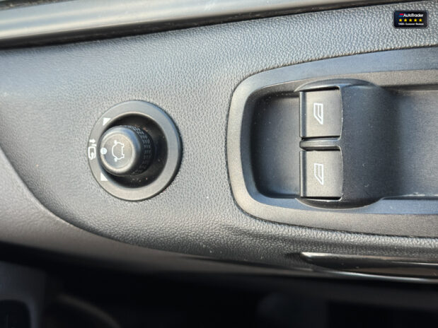 Ford Transit Custom AUTO Crew Cab SWB L1H1 320 Limited Air Con Camera 27