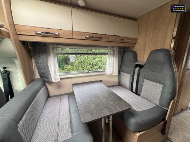 Auto-Trail Apache 6 Berth|4 Belt|Rear Lounge|Cooker|Microwave|TV|Awning 15