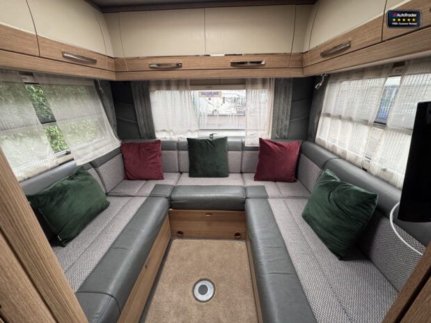 Auto-Trail Apache 6 Berth|4 Belt|Rear Lounge|Cooker|Microwave|TV|Awning 21