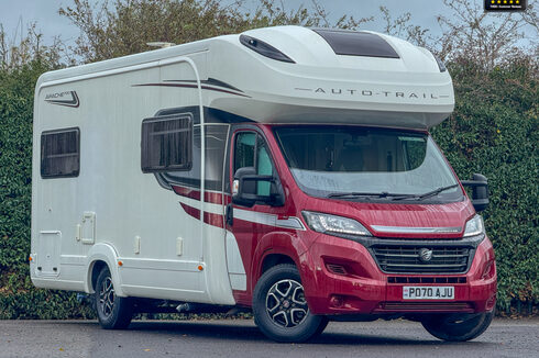 Auto-Trail Apache 6 Berth|4 Belt|Rear Lounge|Cooker|Microwave|TV|Awning