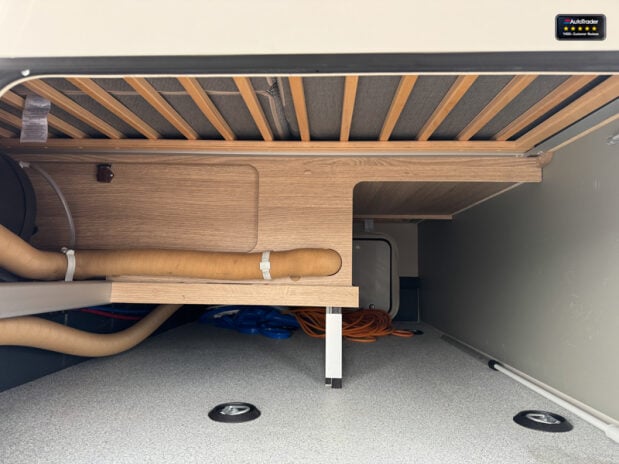 Auto-Trail Apache 6 Berth|4 Belt|Rear Lounge|Cooker|Microwave|TV|Awning 39