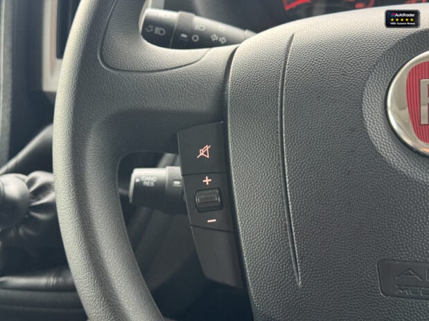 Auto-Trail Apache 6 Berth|4 Belt|Rear Lounge|Cooker|Microwave|TV|Awning 26