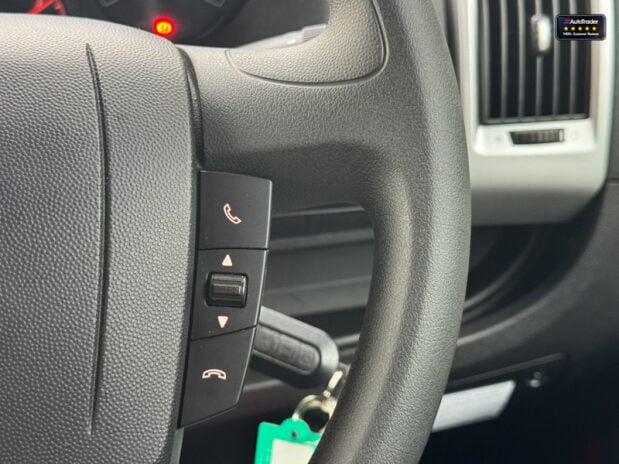 Auto-Trail Apache 6 Berth|4 Belt|Rear Lounge|Cooker|Microwave|TV|Awning 27