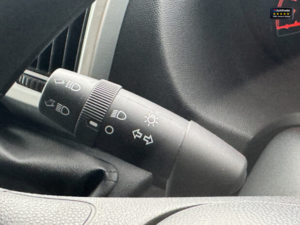 Auto-Trail Apache 6 Berth|4 Belt|Rear Lounge|Cooker|Microwave|TV|Awning 28