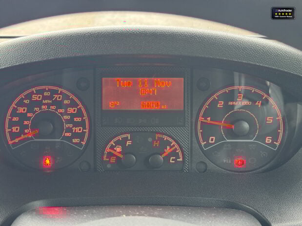 Auto-Trail Apache 6 Berth|4 Belt|Rear Lounge|Cooker|Microwave|TV|Awning 31