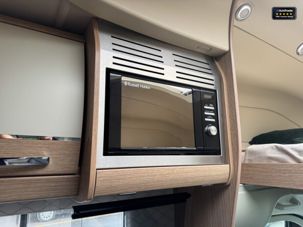 Auto-Trail Apache 6 Berth|4 Belt|Rear Lounge|Cooker|Microwave|TV|Awning 12