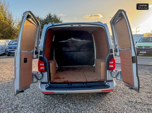 Volkswagen Transporter SWB L1H1 T28 Tdi Highline Alloys Air Con Sensors EURO 6 NO VAT 8