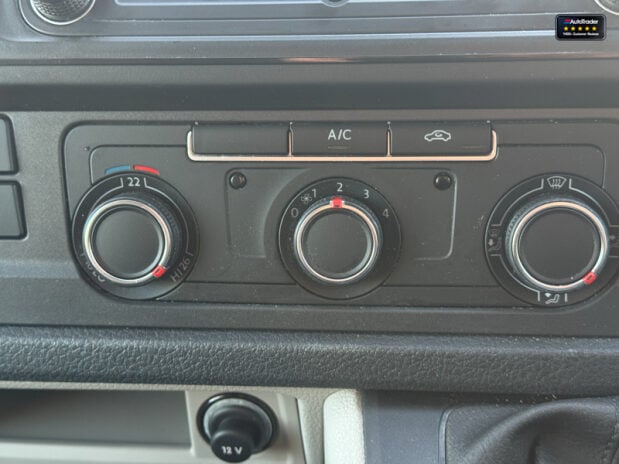 Volkswagen Transporter SWB L1H1 T28 Tdi Highline Alloys Air Con Sensors EURO 6 NO VAT 31