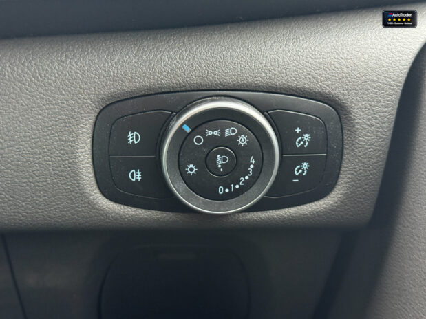 Ford Transit Custom Crew Cab LWB L2H1 Limited 320 AirCon Alloys Cruise Sensors EURO 6 27