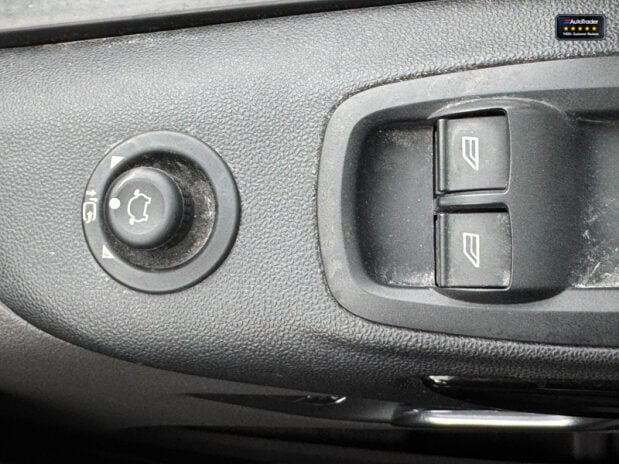 Ford Transit Custom Crew Cab LWB L2H1 Limited 320 AirCon Alloys Cruise Sensors EURO 6 28