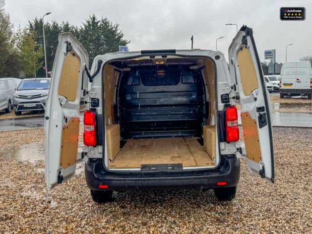 Citroen Dispatch MWB L2H1 1400 Enterprise Edition Bluehdi Air Con Sensors EURO 6 8