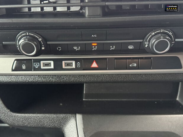 Citroen Dispatch MWB L2H1 1400 Enterprise Edition Bluehdi Air Con Sensors EURO 6 30