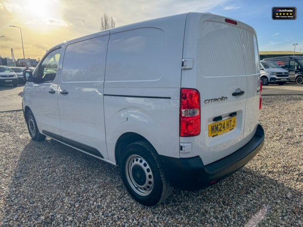 Citroen Dispatch MWB L2H1 1400 Enterprise Edition Bluehdi Air Con Sensors EURO 6 10