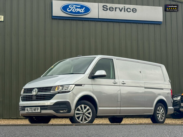 Volkswagen Transporter LWB L2H2 High Roof Highline 150 Air Con Alloys Sensors EURO 6 1