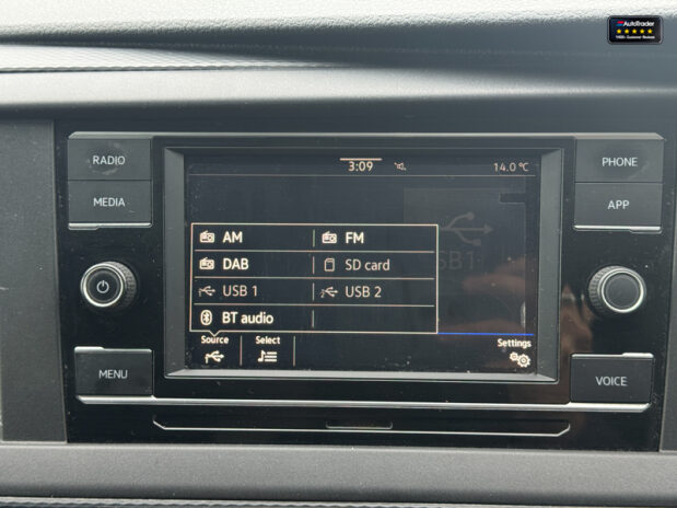 Volkswagen Transporter LWB L2H2 High Roof Highline 150 Air Con Alloys Sensors EURO 6 26