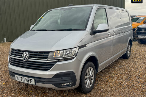 Volkswagen Transporter LWB L2H2 High Roof Highline 150 Air Con Alloys Sensors EURO 6