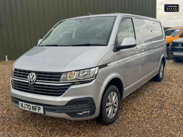 Volkswagen Transporter LWB L2H2 High Roof Highline 150 Air Con Alloys Sensors EURO 6 2