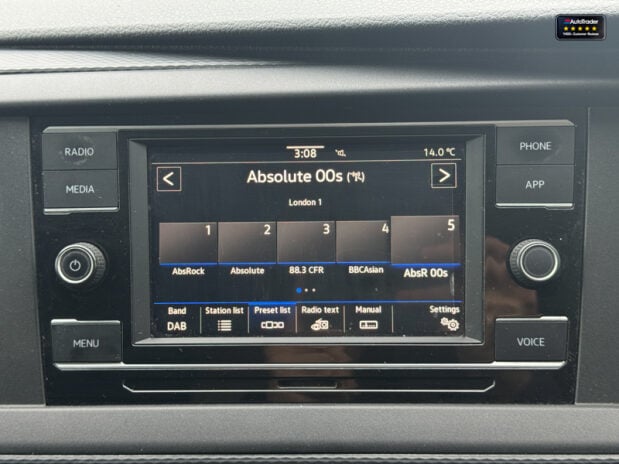 Volkswagen Transporter LWB L2H2 High Roof Highline 150 Air Con Alloys Sensors EURO 6 23