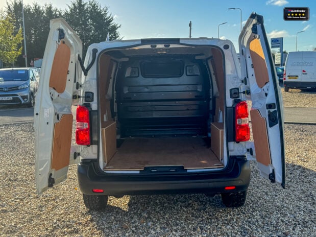 Peugeot Expert MWB L2H1 Low Roof Professional Premium Plus 1400 AirCon Sensors EURO 6 8