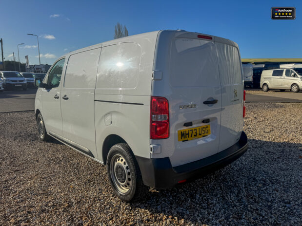 Peugeot Expert MWB L2H1 Low Roof Professional Premium Plus 1400 AirCon Sensors EURO 6 10