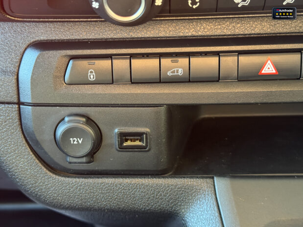 Peugeot Expert MWB L2H1 Low Roof Professional Premium Plus 1400 AirCon Sensors EURO 6 31