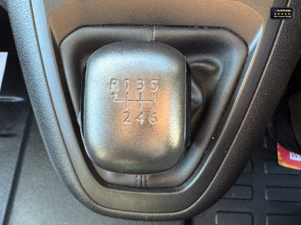 Peugeot Expert MWB L2H1 Low Roof Professional Premium Plus 1400 AirCon Sensors EURO 6 32