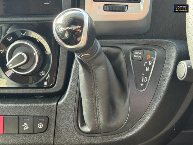 Auto-Trail Comanche Frontier|4 Berth|Rear Island Bed|AMPLO Self Levelling System|Automatic 40