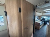 Auto-Trail Comanche Frontier|4 Berth|Rear Island Bed|AMPLO Self Levelling System|Automatic 22
