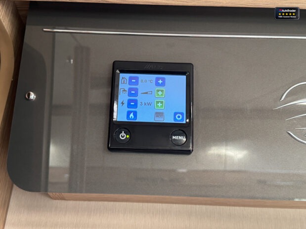 Auto-Trail Comanche Frontier|4 Berth|Rear Island Bed|AMPLO Self Levelling System|Automatic 28