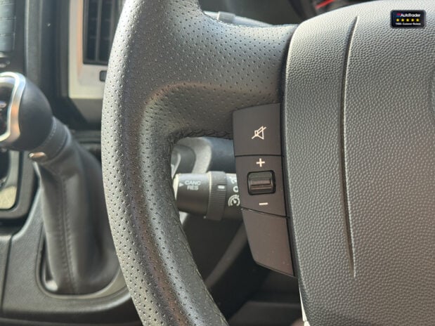 Auto-Trail Comanche Frontier|4 Berth|Rear Island Bed|AMPLO Self Levelling System|Automatic 30