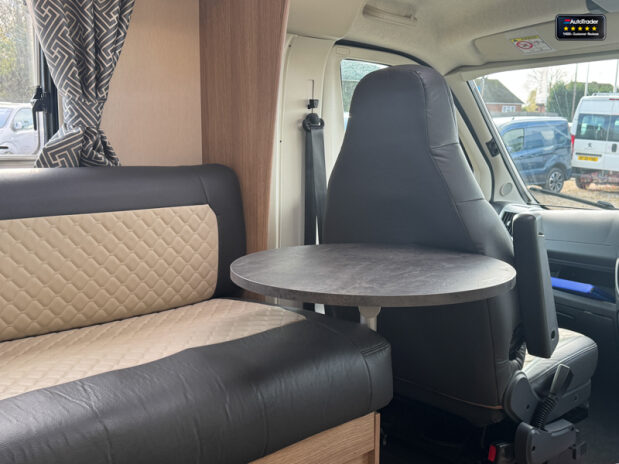 Auto-Trail Comanche Frontier|4 Berth|Rear Island Bed|AMPLO Self Levelling System|Automatic 10