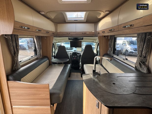 Auto-Trail Comanche Frontier|4 Berth|Rear Island Bed|AMPLO Self Levelling System|Automatic 44
