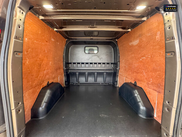 Ford Transit Custom Crew Cab LWB L2H1 Sport 320 AirCon Alloys Camera Sensors EURO 6 NO VAT 10