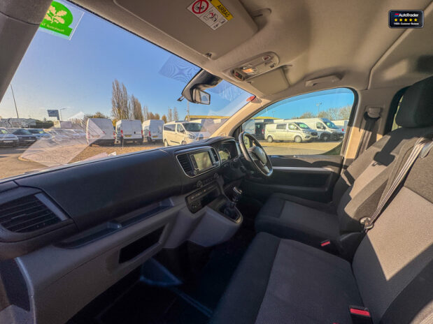 Citroen Dispatch Crew Cab LWB L2H1 Driver 1400 Air Con Rear Cam Nav 14