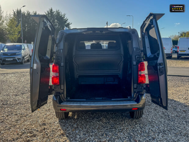 Citroen Dispatch Crew Cab LWB L2H1 Driver 1400 Air Con Rear Cam Nav 9